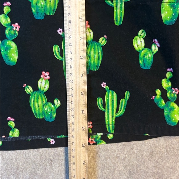 ScrubStar Scrub Top Womens 3XL Black Green Cactus Print (5) - Picture 4 of 5